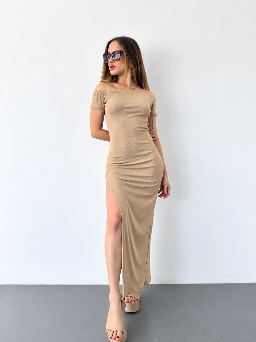 VESTIDO ESCOTADO - Imagen 12