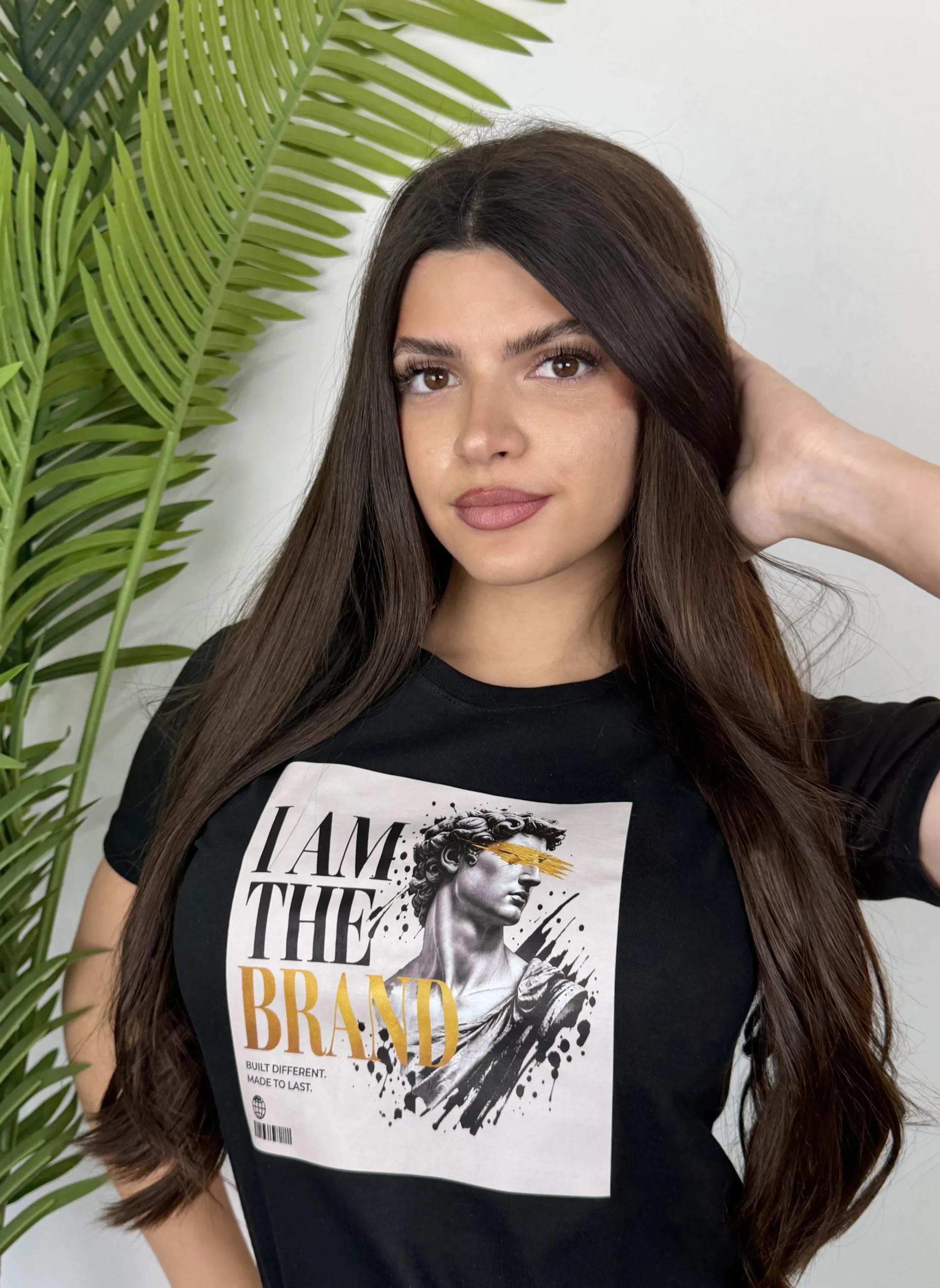 Alternative view of REMERA "I AM THE BRAND"