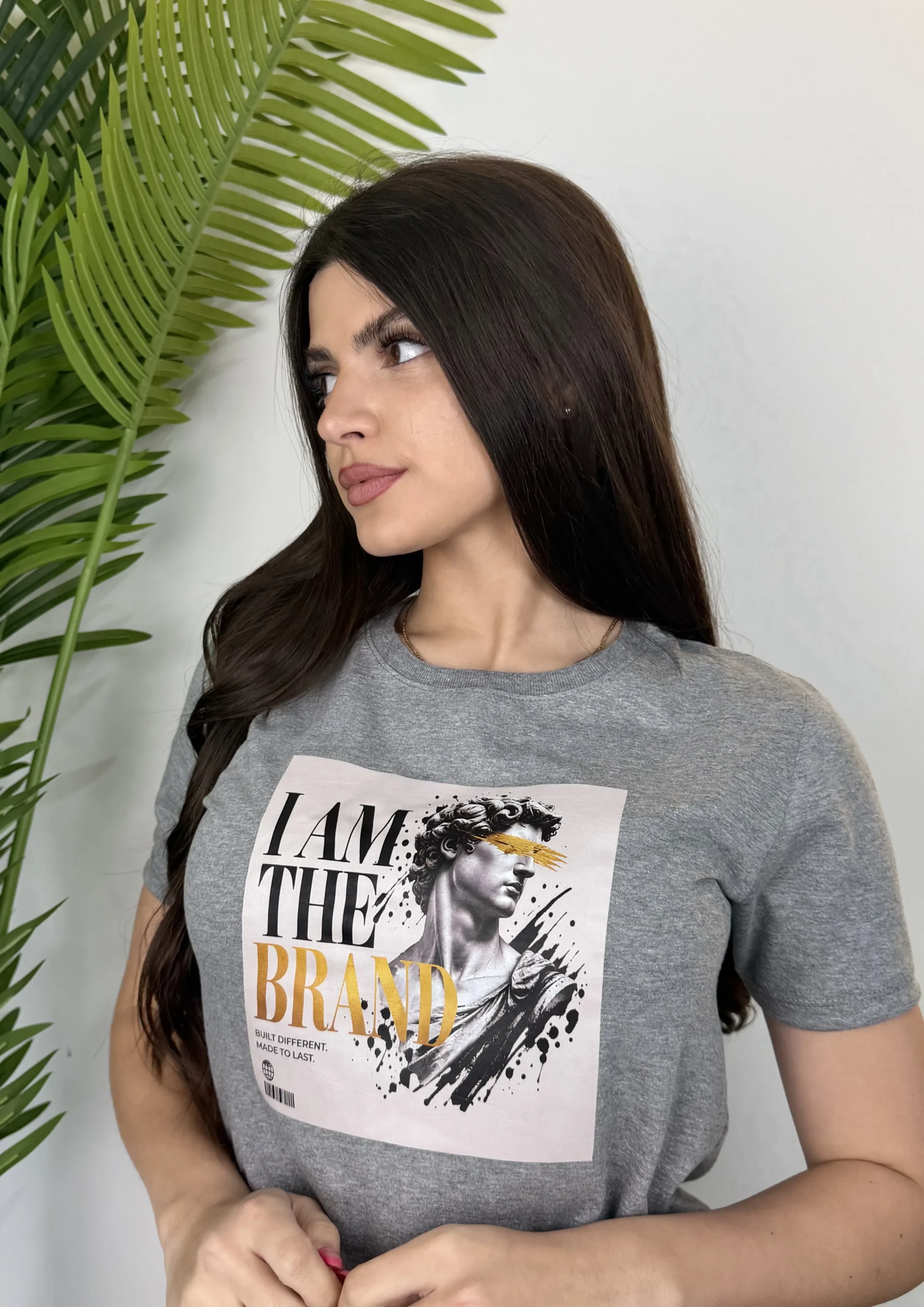 REMERA "I AM THE BRAND" - Imagen 3